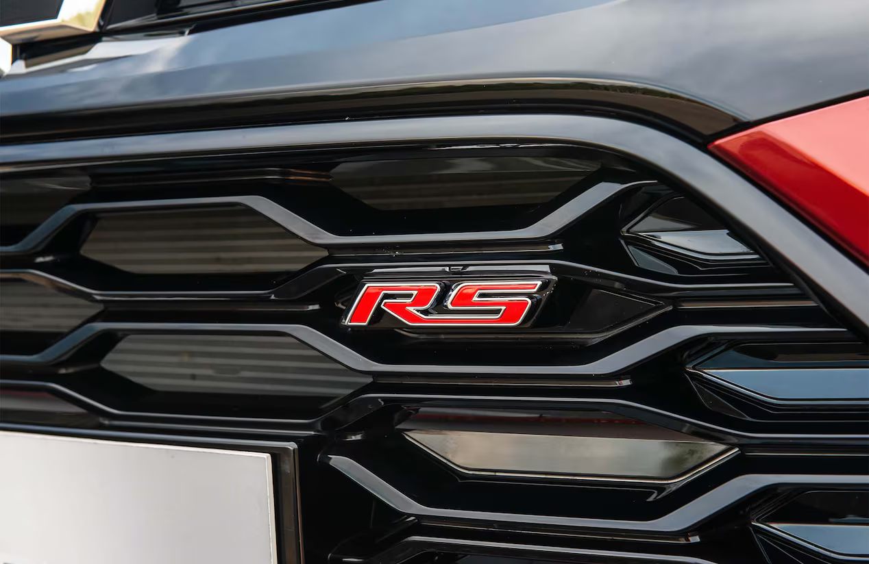 Parrilla frontal Chevrolet Tracker RS